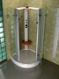 Moderní futuristický sprchový kout lze dovybavit světlem, parní lázní a dalšími vymoženostmi (RAVAK)