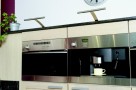 Moderní tvary lineárního osvětlení kuchyňských spotřebičů