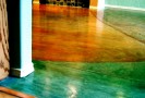 Korková podlaha nemusí mít pouze svou přírodní barvu, máte možnost si vybrat z celého barevného spektra.