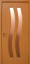 Prostor šatny nebo i spíže lze uzavřít také elegantními lamelovými dveřmi, které umožňují prostor trvale větrat.