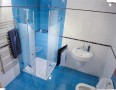 Sprchový kout který je charakteristický potiskem bezpečnostních skel.